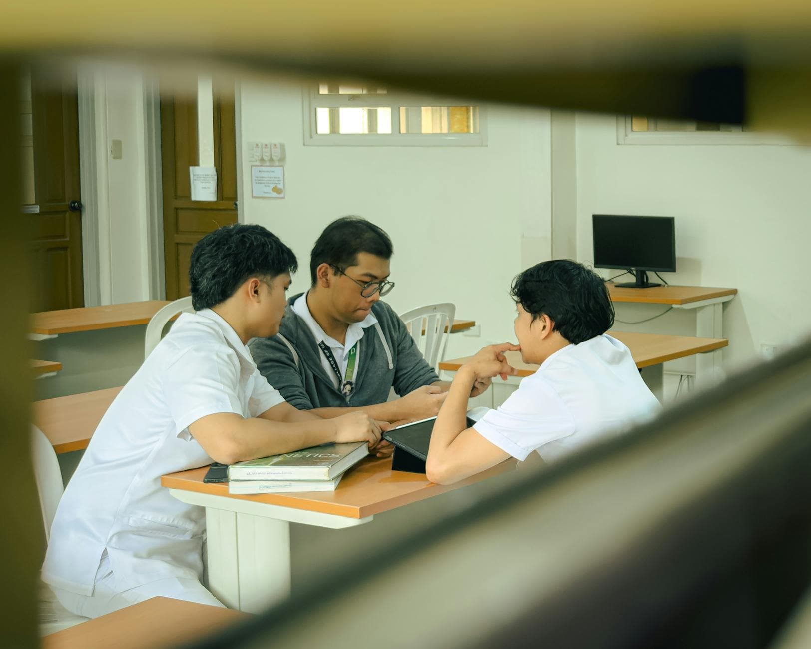 Collaborative learning session with discussion